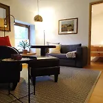 Apartment Schlossparkferienwohnungen *