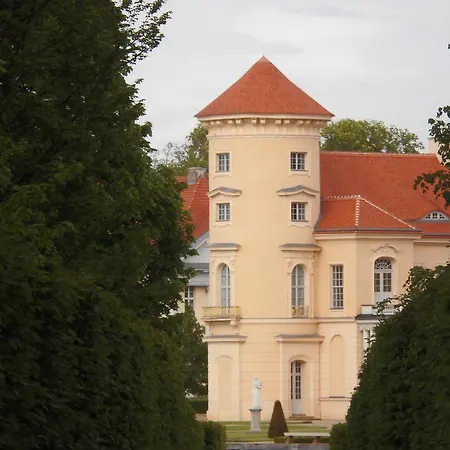 Апартаменты Schlossparkferienwohnungen Mit Garten *