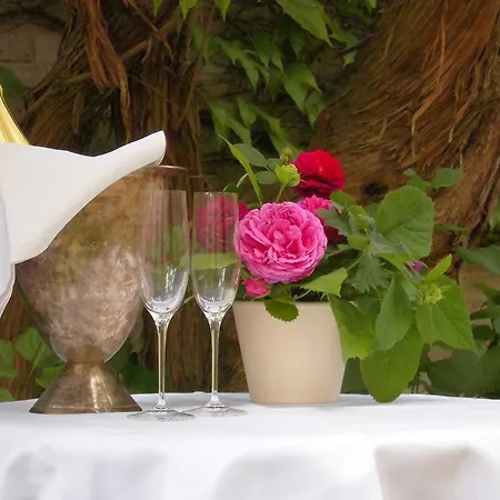 Schlossparkferienwohnungen Mit Garten Lejlighed *