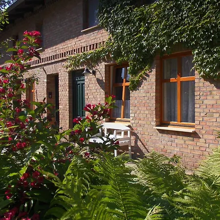 Schlossparkferienwohnungen Mit Garten