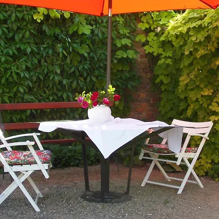 Schlossparkferienwohnungen Mit Garten