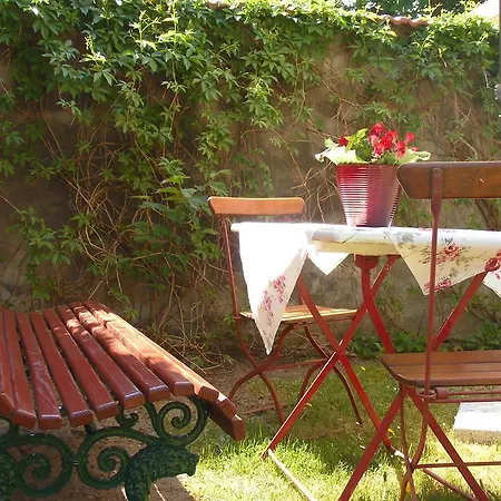 Schlossparkferienwohnungen Mit Garten Райнсберг