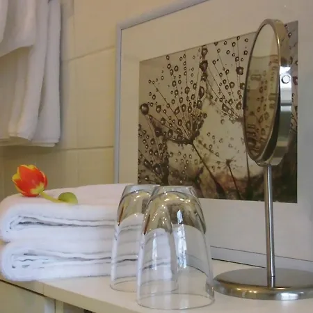 Apartament Schlossparkferienwohnungen Mit Garten *