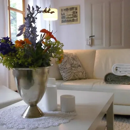 Appartement Schlossparkferienwohnungen Mit Garten