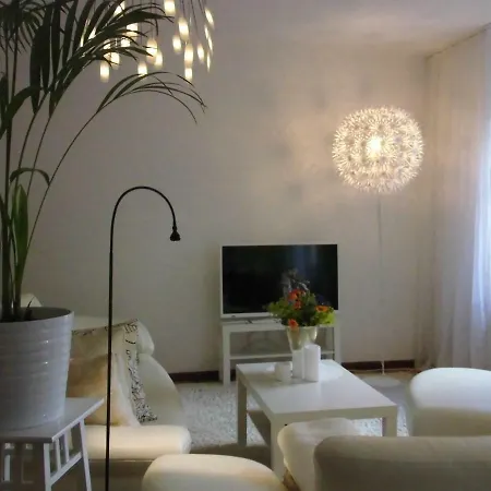 Schlossparkferienwohnungen Mit Garten Apartament Rheinsberg