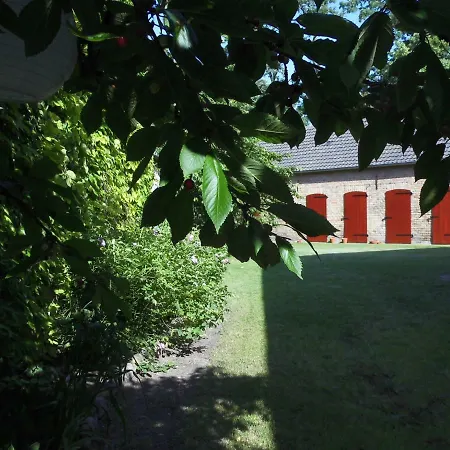 Апартаменты Schlossparkferienwohnungen Mit Garten *