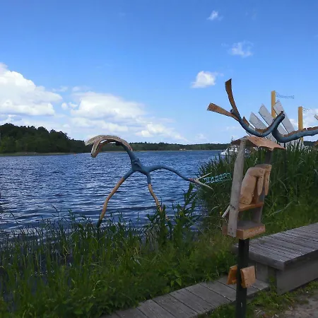 Schlossparkferienwohnungen Mit Garten Apartament Rheinsberg