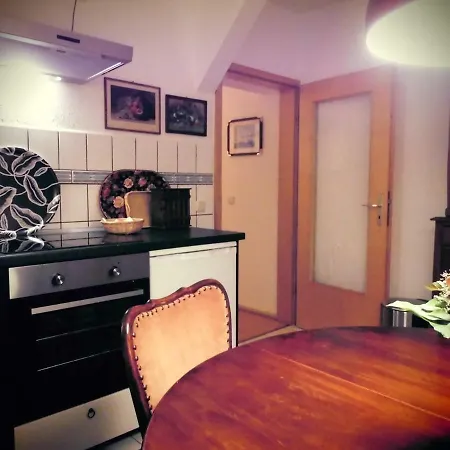 Schlossparkferienwohnungen Mit Garten