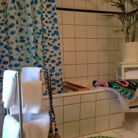 Appartement Schlossparkferienwohnungen Mit Garten *