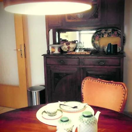 Schlossparkferienwohnungen Mit Garten