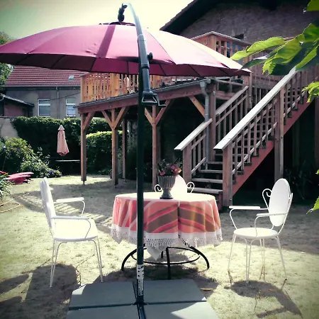 דירה Schlossparkferienwohnungen Mit Garten ריינסברג