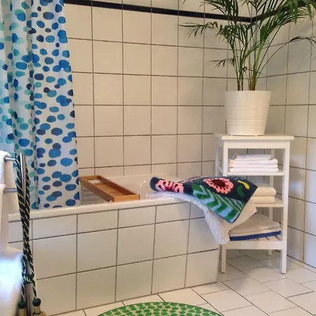 Schlossparkferienwohnungen Mit Garten Appartement *