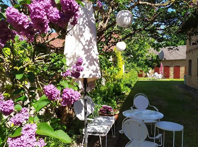 Schlossparkferienwohnungen Mit Garten شقة *