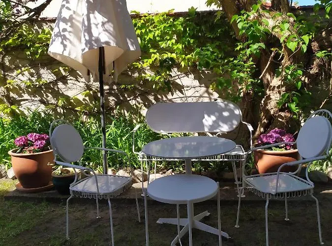 Schlossparkferienwohnungen Mit Garten