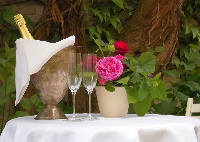 Schlossparkferienwohnungen Mit Garten شقة *