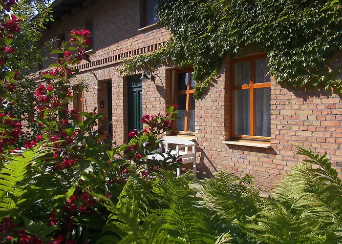 Schlossparkferienwohnungen Mit Garten