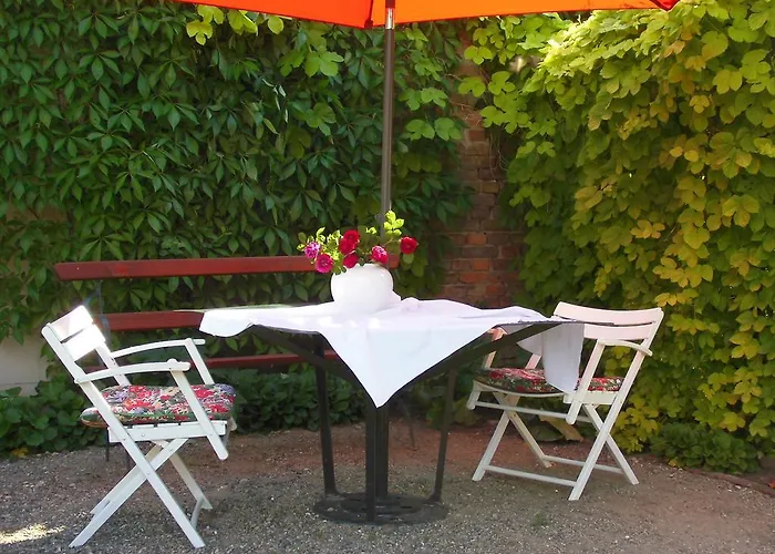 Schlossparkferienwohnungen Mit Garten