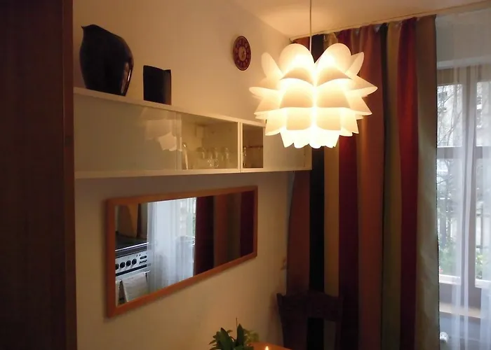 Schlossparkferienwohnungen Mit Garten راينزبرج