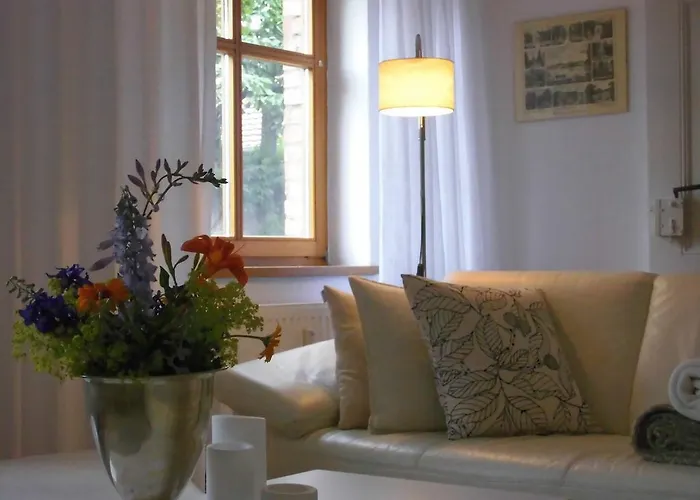 Schlossparkferienwohnungen Mit Garten راينزبرج