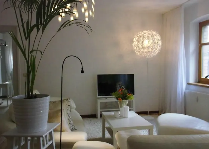 Schlossparkferienwohnungen Mit Garten شقة راينزبرج