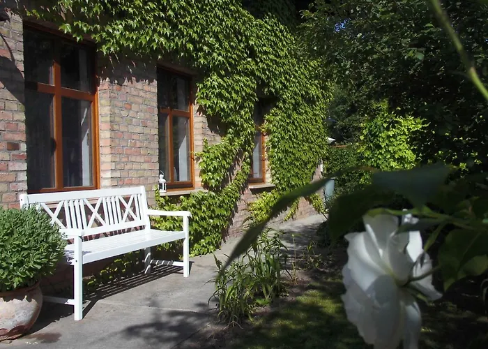 Schlossparkferienwohnungen Mit Garten * راينزبرج