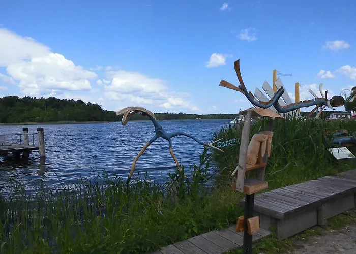 Schlossparkferienwohnungen Mit Garten Апартаменты Райнсберг