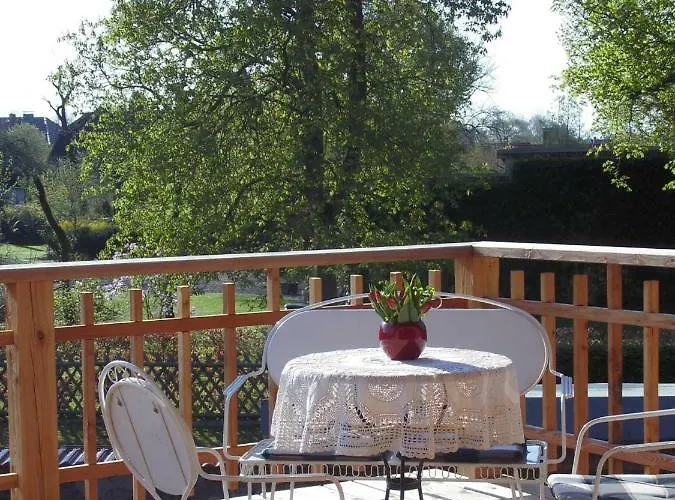 Schlossparkferienwohnungen Mit Garten *