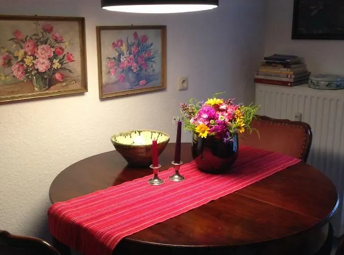 Schlossparkferienwohnungen Mit Garten Apartmán