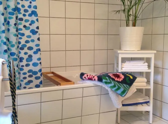 Schlossparkferienwohnungen Mit Garten شقة *